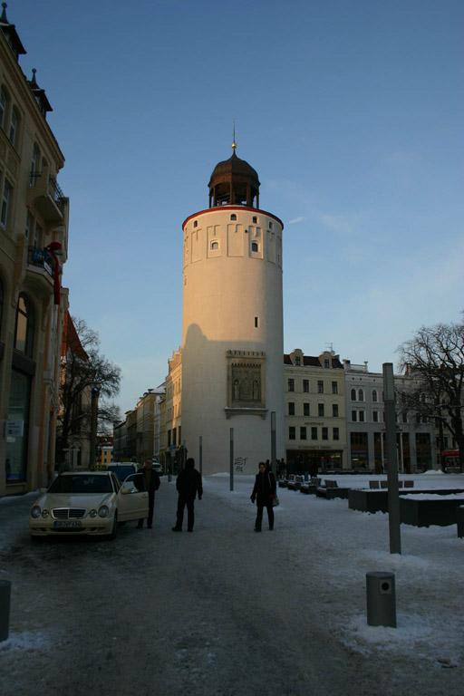 Dicker Turm